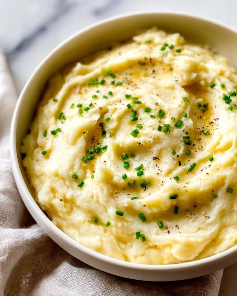 Instant Pot Mashed Potatoes with Garlic, Cream, and Chives Recipe
